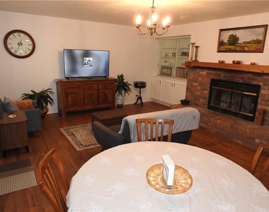 5041 Pine Ridge Avenue - Photo Thumbnail 9