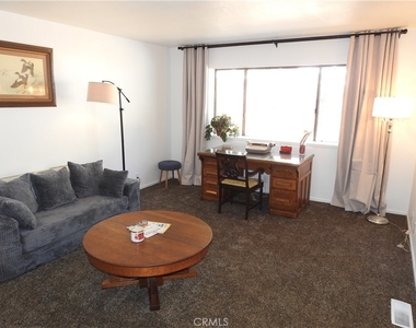 5041 Pine Ridge Avenue - Photo Thumbnail 18