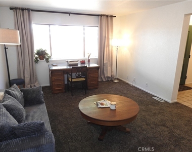 5041 Pine Ridge Avenue - Photo Thumbnail 17