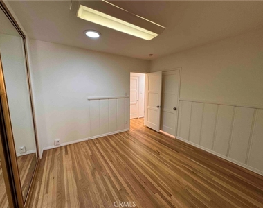 1827 Oakwood Avenue - Photo Thumbnail 22