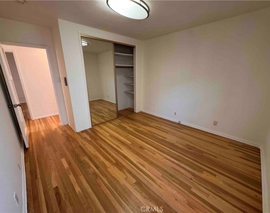1827 Oakwood Avenue - Photo Thumbnail 20