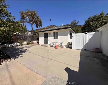 1827 Oakwood Avenue - Photo Thumbnail 29