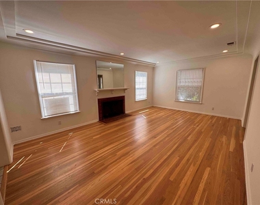 1827 Oakwood Avenue - Photo Thumbnail 5