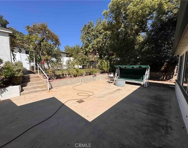 1827 Oakwood Avenue - Photo Thumbnail 27