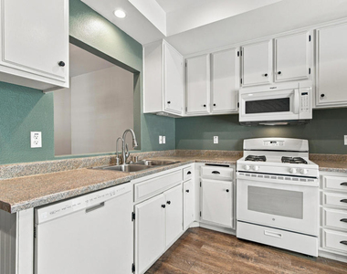 513 Walker Road - Photo Thumbnail 5