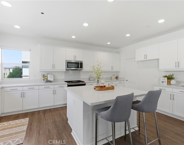 600 Shadowbrook - Photo Thumbnail 3