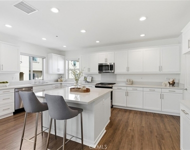 600 Shadowbrook - Photo Thumbnail 5