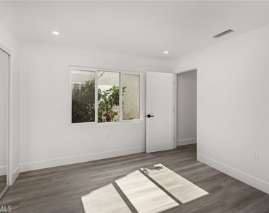 4981 Pearce - Photo Thumbnail 29