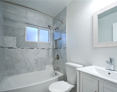1212 W Woodcrest Avenue - Photo Thumbnail 19
