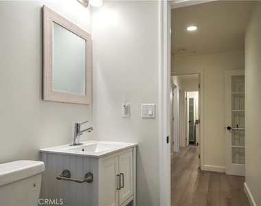 1212 W Woodcrest Avenue - Photo Thumbnail 21