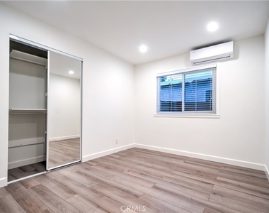 1212 W Woodcrest Avenue - Photo Thumbnail 29