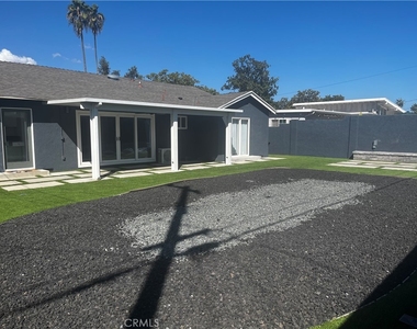 1212 W Woodcrest Avenue - Photo Thumbnail 38