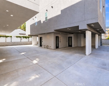 3405 Tilden Avenue - Photo Thumbnail 18
