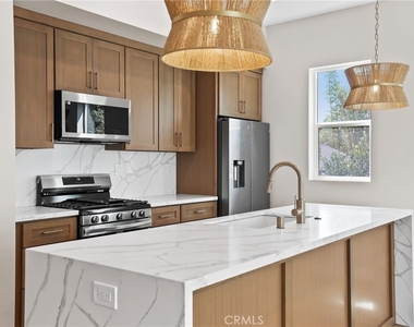 3405 Tilden Avenue - Photo Thumbnail 1