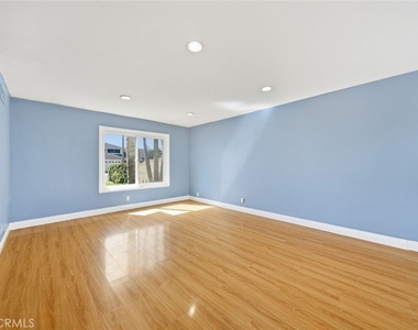 7711 Concordia Pl - Photo Thumbnail 9