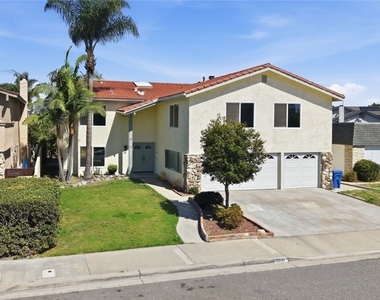 7711 Concordia Pl - Photo Thumbnail 2