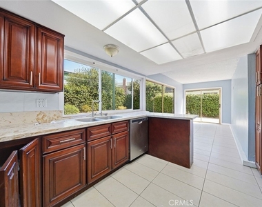 7711 Concordia Pl - Photo Thumbnail 17
