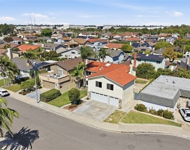 7711 Concordia Pl - Photo Thumbnail 4