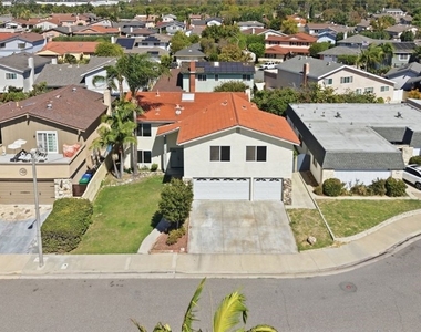 7711 Concordia Pl - Photo Thumbnail 3