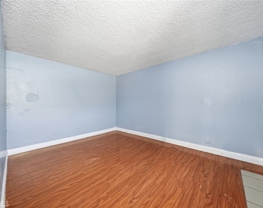 7711 Concordia Pl - Photo Thumbnail 25