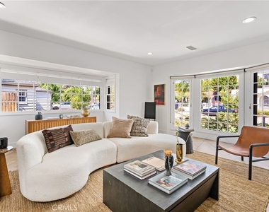 11110 Landale Street - Photo Thumbnail 10