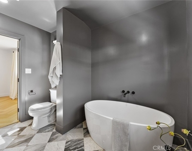 11110 Landale Street - Photo Thumbnail 25