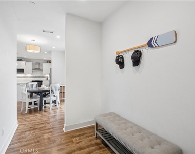 163 Flower Street - Photo Thumbnail 12
