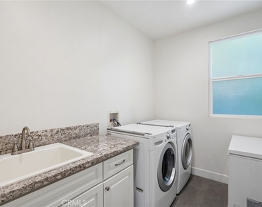 163 Flower Street - Photo Thumbnail 13