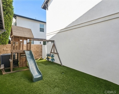 163 Flower Street - Photo Thumbnail 14