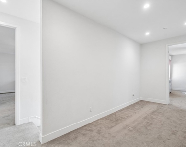 163 Flower Street - Photo Thumbnail 17