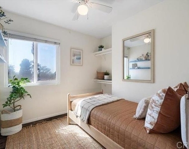 328 Winsome Place - Photo Thumbnail 18