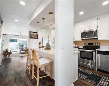 328 Winsome Place - Photo Thumbnail 1