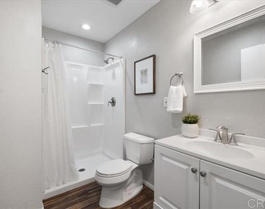 328 Winsome Place - Photo Thumbnail 19