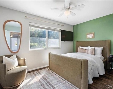 328 Winsome Place - Photo Thumbnail 17