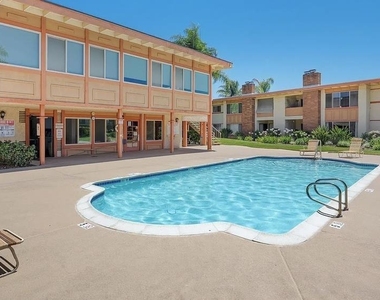 6816 Hyde Park Drive - Photo Thumbnail 12