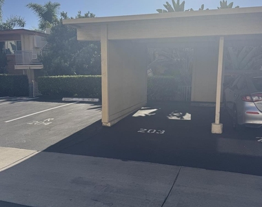 6816 Hyde Park Drive - Photo Thumbnail 18