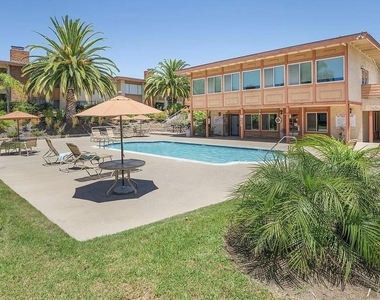 6816 Hyde Park Drive - Photo Thumbnail 13