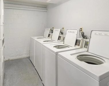 6816 Hyde Park Drive - Photo Thumbnail 15