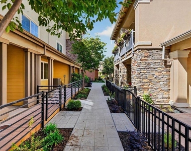5972 Reddick Loop - Photo Thumbnail 2