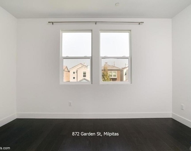 872 Garden Street - Photo Thumbnail 12