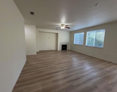 2617 Ranchwood Drive - Photo Thumbnail 5