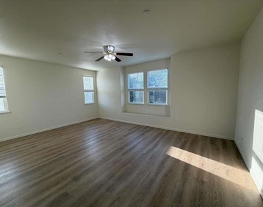 2617 Ranchwood Drive - Photo Thumbnail 16