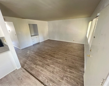 1000 Central Avenue - Photo Thumbnail 2
