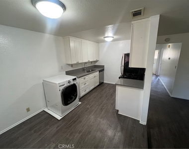 1000 Central Avenue - Photo Thumbnail 3