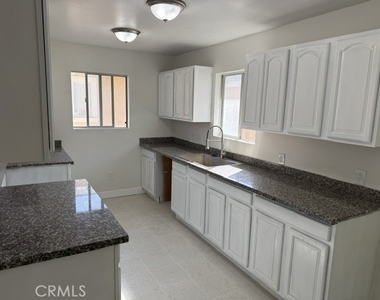 5630 Lime Avenue - Photo Thumbnail 3