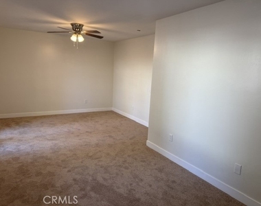 5630 Lime Avenue - Photo Thumbnail 4