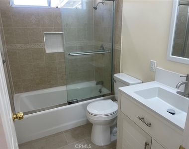 1623 A 3rd Street - Photo Thumbnail 11