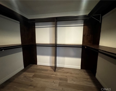 211 W Payson Street - Photo Thumbnail 8