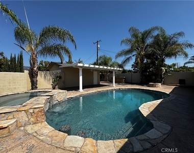 211 W Payson Street - Photo Thumbnail 14