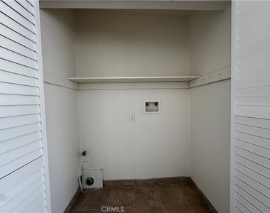 211 W Payson Street - Photo Thumbnail 11